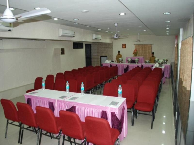 Hotel Rudra Regency Ahmedabad Exterior photo