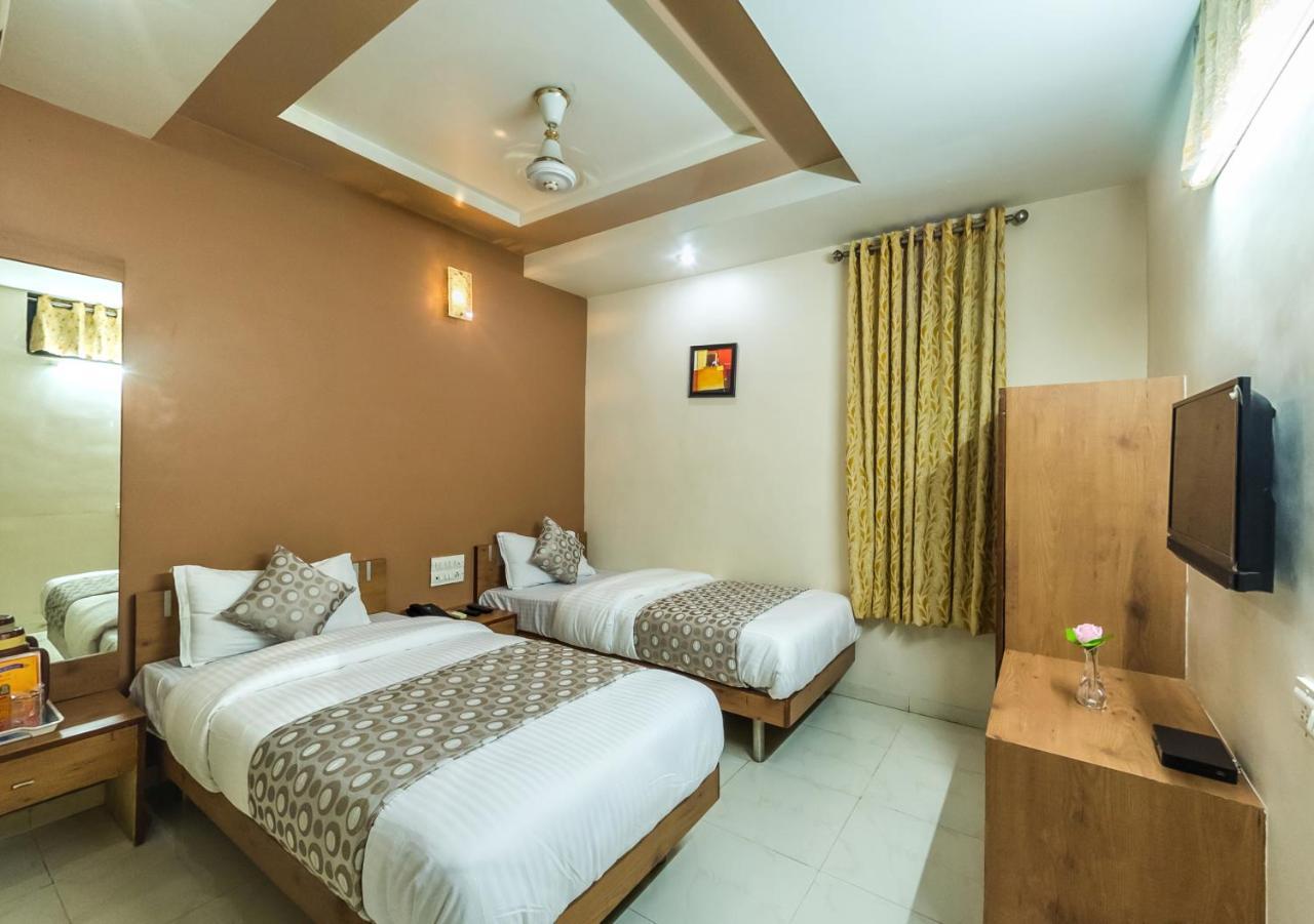 Hotel Rudra Regency Ahmedabad Exterior photo